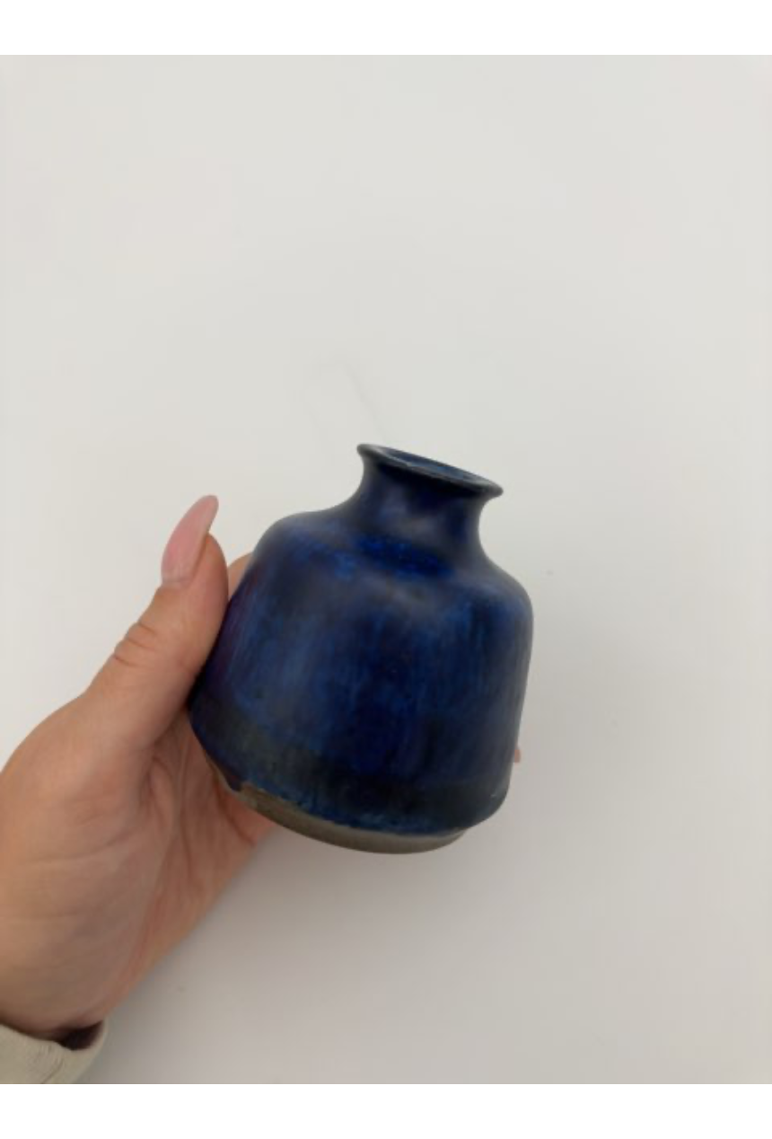 EV W, vase, 4 H